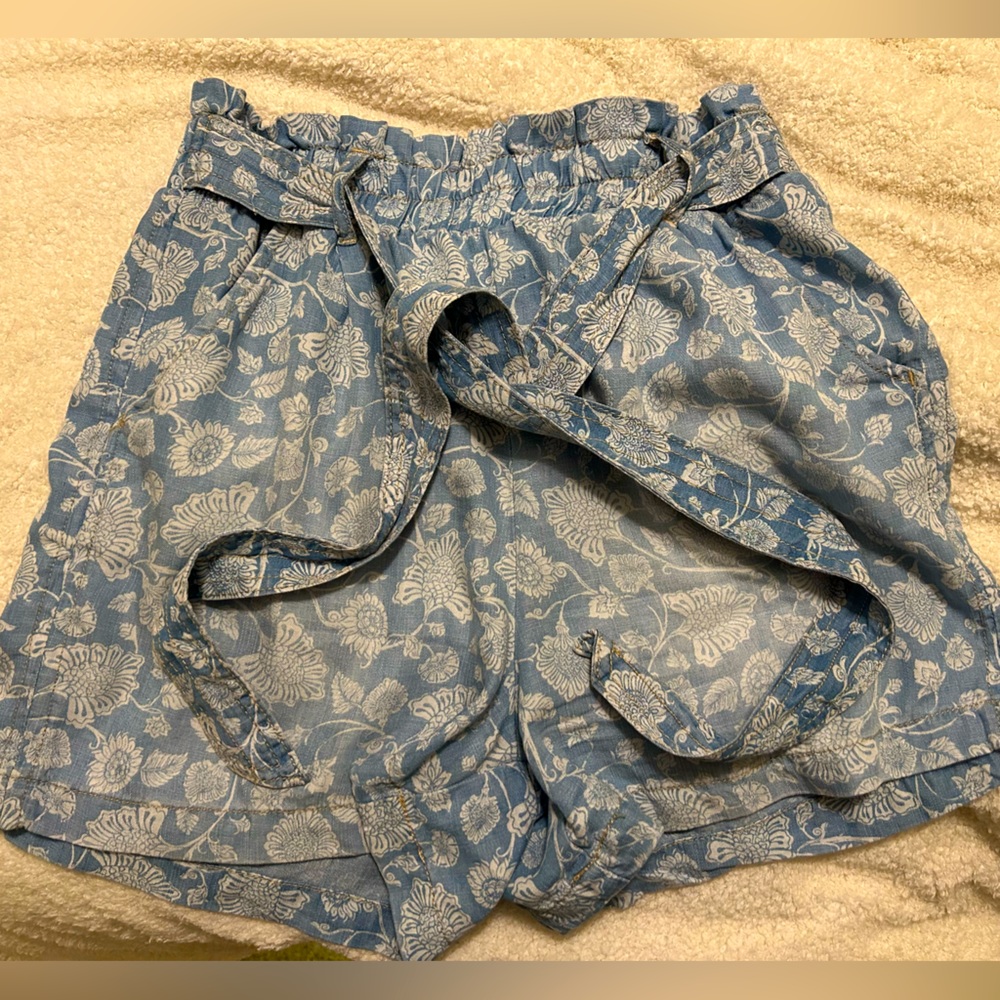 Belted shorts